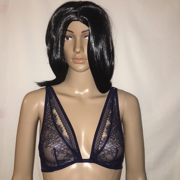 LAST ONE New VS Very Sexy Plunge Strappy Front Bra - Picture 2 of 8